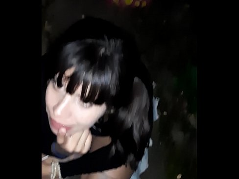 ❤️ Dans la rue, le pénis gonflé en échange de bonbons ❤ Super porno at us ❌️