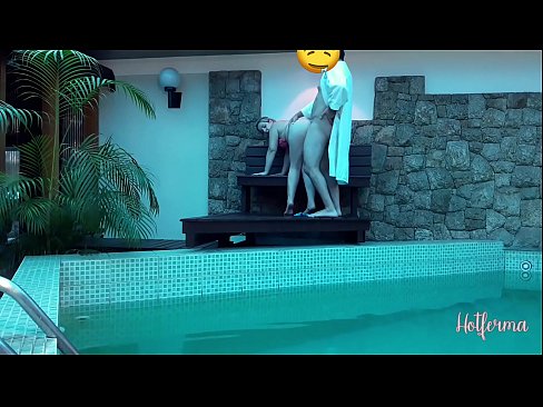 ❤️ Le patron invite la femme de chambre à la piscine, mais n'a pas pu résister à une chaude ❤ Super porno at us ❌️